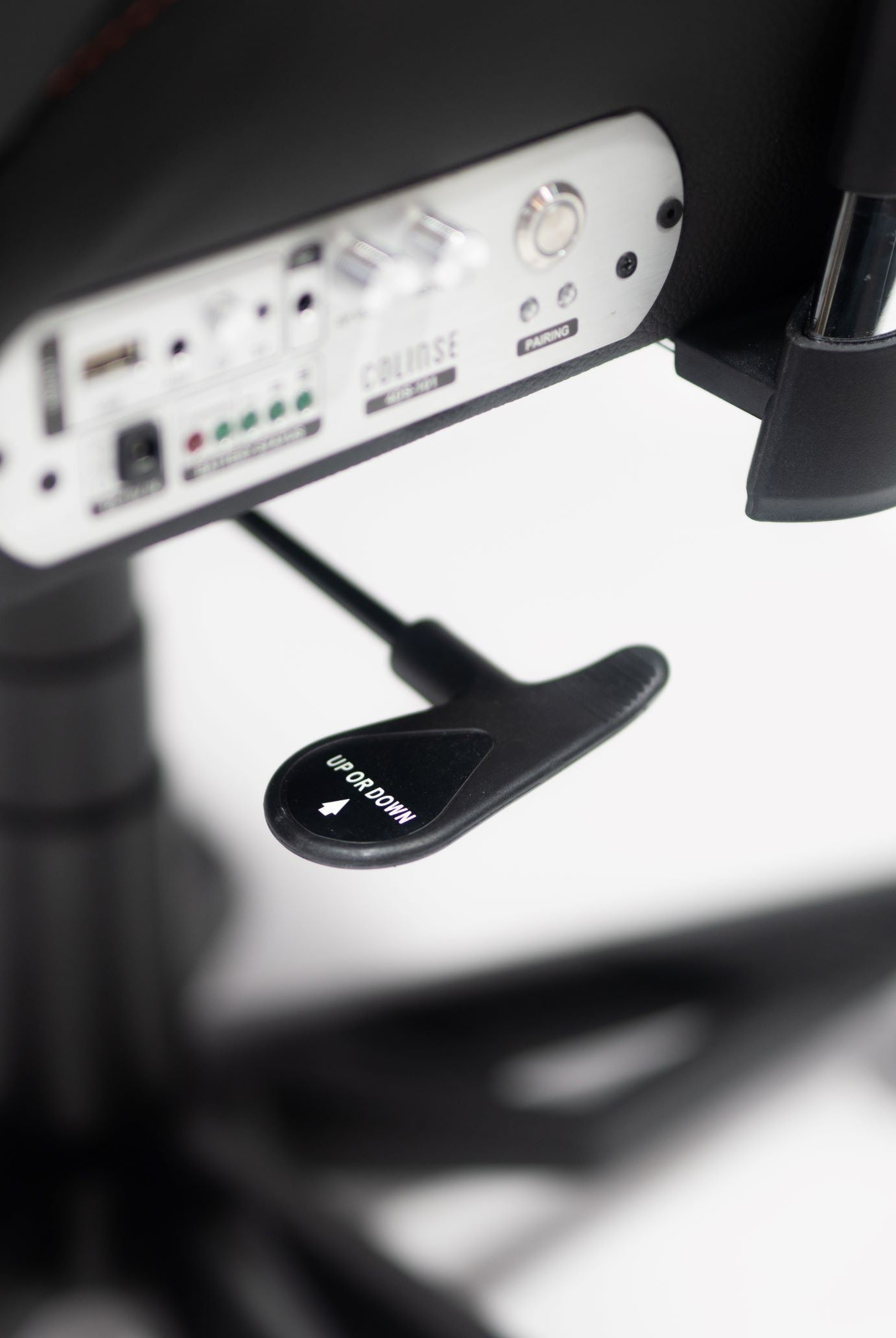 4DS haptic Module side view with the hydraulic lift level next to it for Kratos 4D Throne.